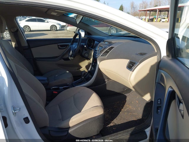5NPDH4AE6GH772639 Hyundai ELANTRA SE