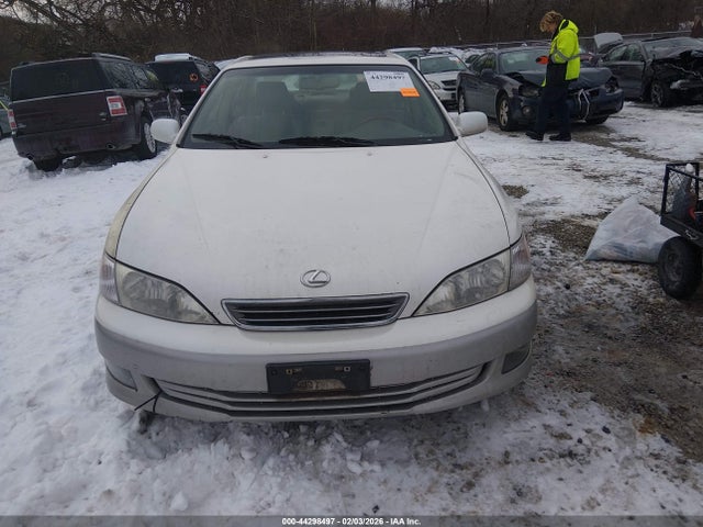 2001 Lexus Es 300 მანქანა იყიდება აუქციონზე, vin: JT8BF28GX15105068, აუქციონის ნომერი: 44298497