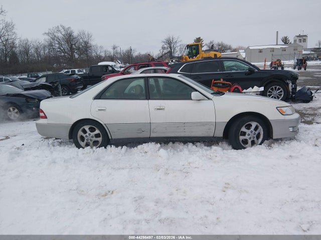 2001 Lexus Es 300 მანქანა იყიდება აუქციონზე, vin: JT8BF28GX15105068, აუქციონის ნომერი: 44298497
