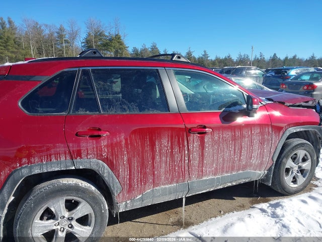 2T3P1RFV1PW379812 Toyota Rav4 Xle