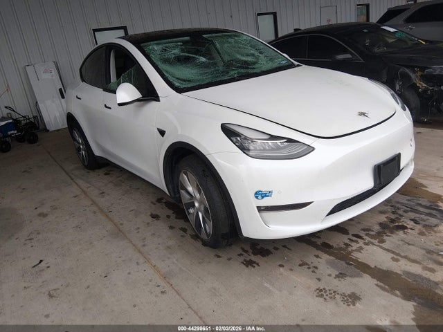 2021 TESLA MODEL Y 5YJYGDEE4MF109871 Photo 0