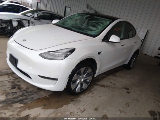 2021 TESLA MODEL Y 5YJYGDEE4MF109871 Photo 1
