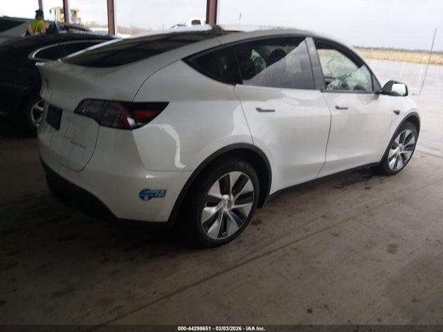 2021 TESLA MODEL Y 5YJYGDEE4MF109871 Photo 3