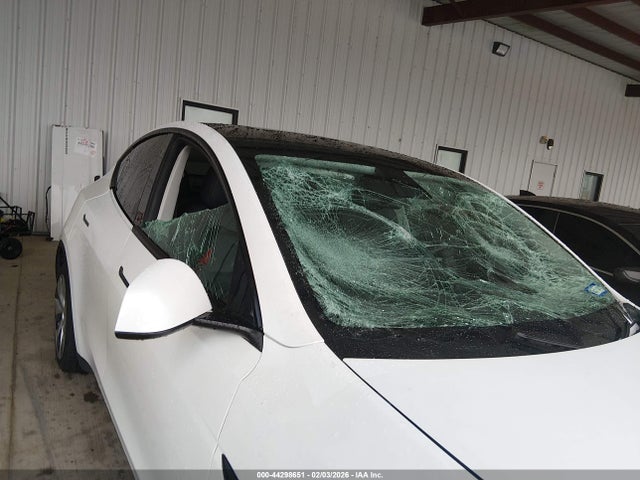 2021 TESLA MODEL Y 5YJYGDEE4MF109871 Photo 5