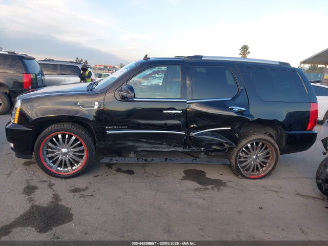 Продаж на аукціоні авто 2010 Cadillac Escalade Premium, vin: 1GYUCCEF4AR267589, номер лоту: 44298657