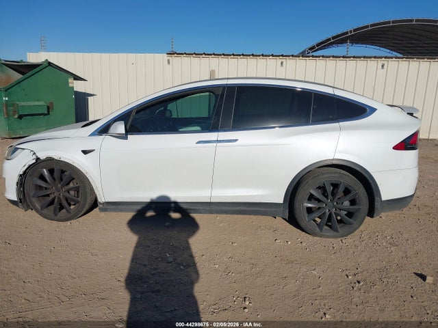 44298675 :رقم المزاد ، 5YJXCDE23HF045888 vin ، 2017 Tesla Model X 100d/75d/90d مزاد بيع