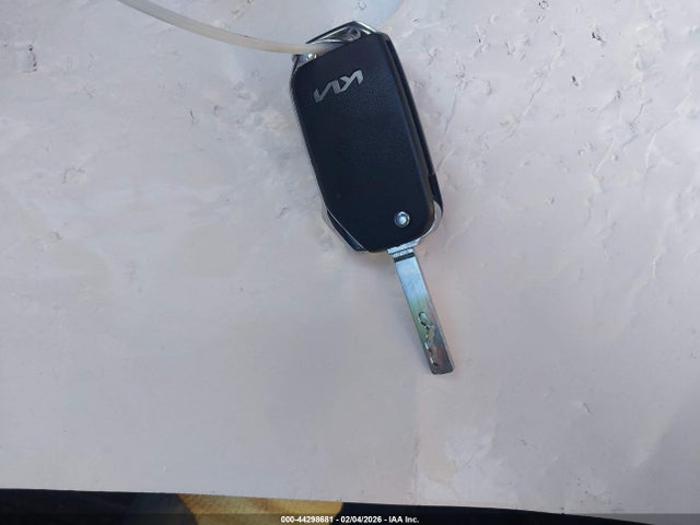 3KPF24AD1PE569910 KIA Forte Lxs