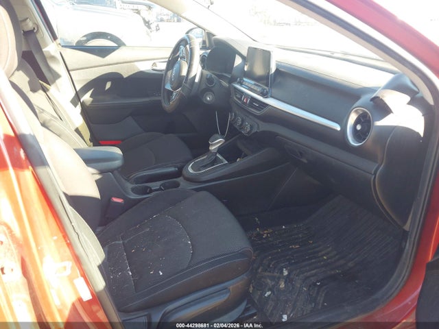 3KPF24AD1PE569910 KIA Forte Lxs