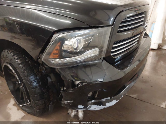 44298686 :رقم المزاد ، 1C6RR7MTXGS280896 vin ، 2016 Ram 1500 Sport مزاد بيع