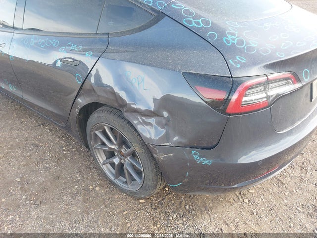 44298690 :رقم المزاد ، 5YJ3E1EA8NF343962 vin ، 2022 Tesla Model 3 Rear-wheel Drive مزاد بيع