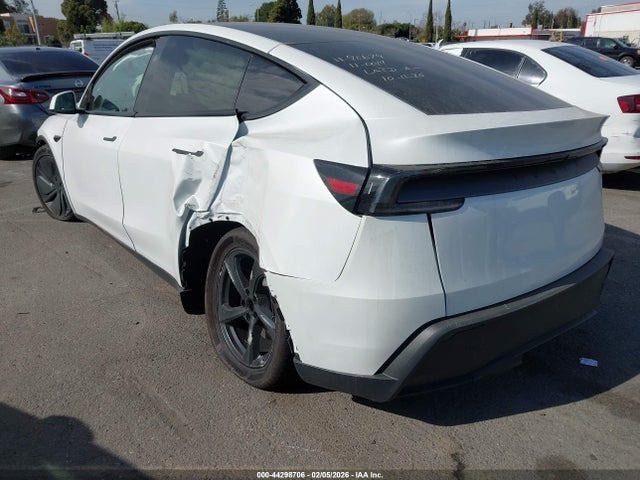 2026 TESLA MODEL Y 7SAYGDEDXTF440267 Photo 2