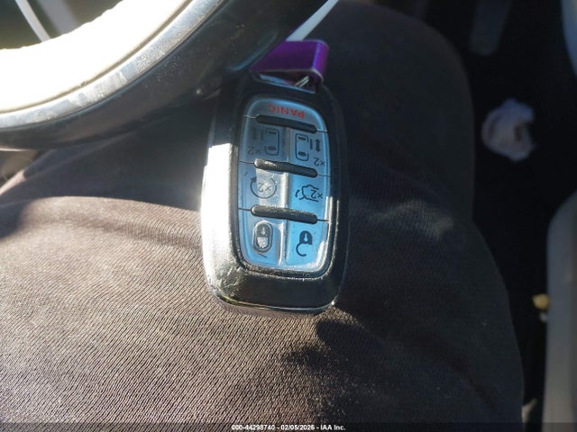 2017 CHRYSLER PACIFICA HYBRID 2C4RC1N77HR739930 Photo 10