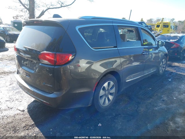 2017 CHRYSLER PACIFICA HYBRID 2C4RC1N77HR739930 Photo 3