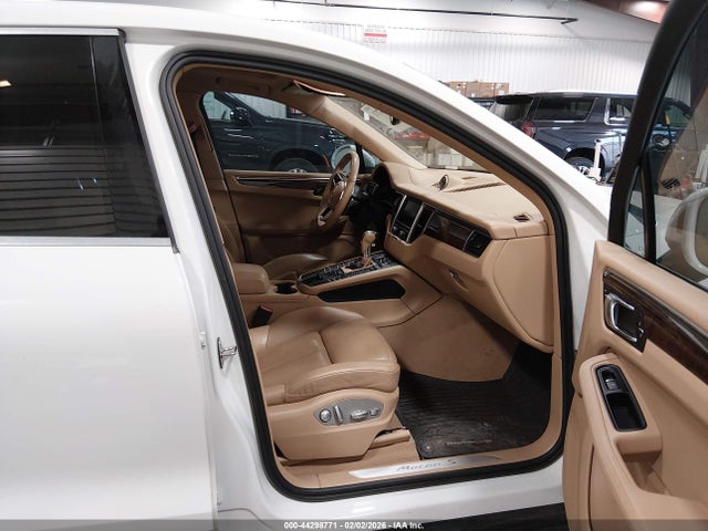 2015 PORSCHE MACAN WP1AB2A58FLB57009 Photo 4