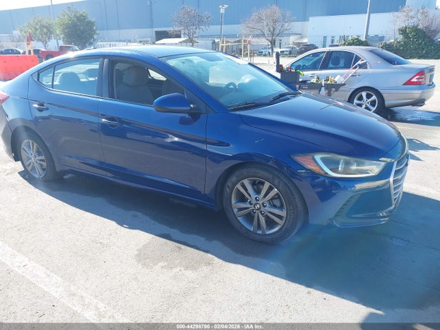 2018 5NPD84LF6JH233208 main image