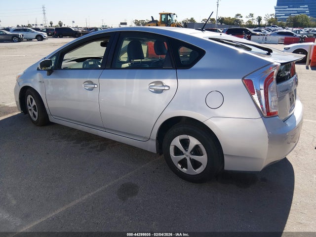 JTDKN3DU3F1915985 Toyota Prius Four