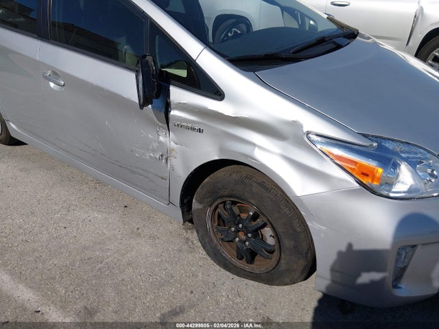 JTDKN3DU3F1915985 Toyota Prius Four