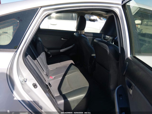 JTDKN3DU3F1915985 Toyota Prius Four
