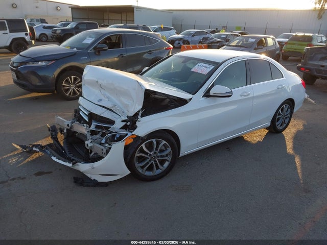55SWF4JB3HU230661 Mercedes-Benz C 300