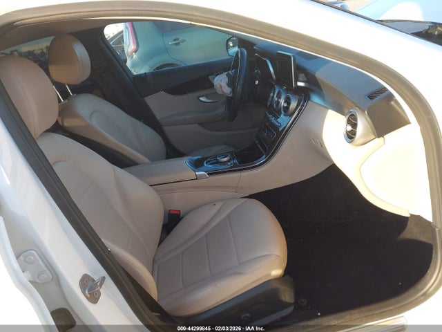 55SWF4JB3HU230661 Mercedes-Benz C 300