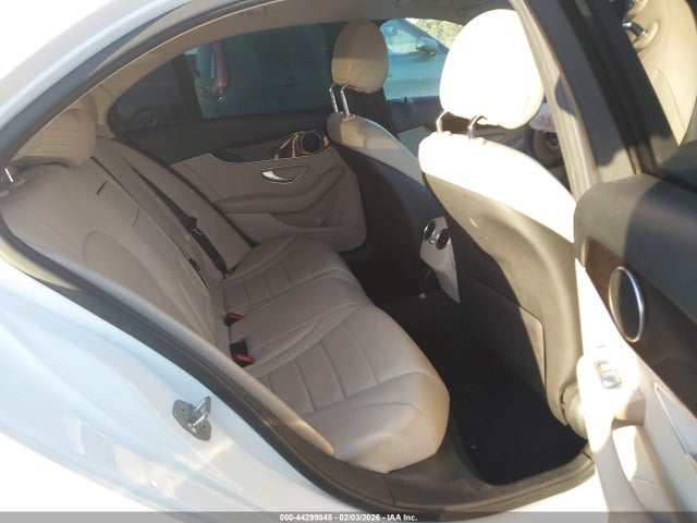 55SWF4JB3HU230661 Mercedes-Benz C 300