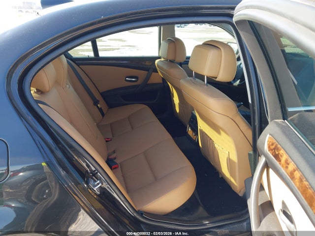44300032 :رقم المزاد ، WBANV1C51AC388826 vin ، 2010 Bmw 528i Xdrive مزاد بيع