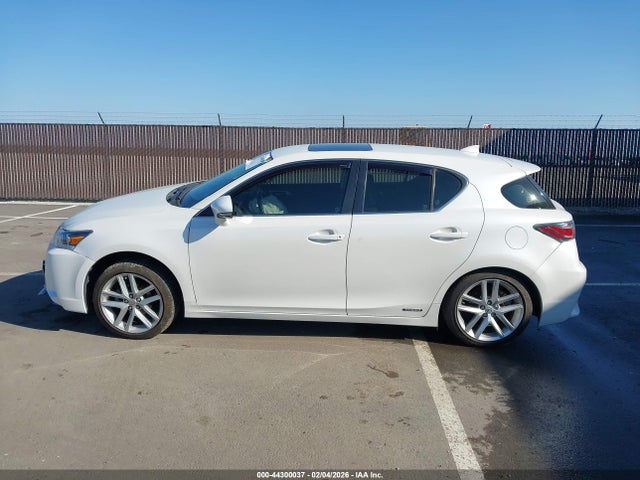 Lexus CT 200H 2015 JTHKD5BH7F2217036 Image 14