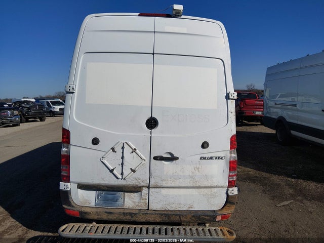 44300139 :رقم المزاد ، WD3PE8CB3C5668128 vin ، 2012 Mercedes-benz Sprinter 2500 High Roof مزاد بيع