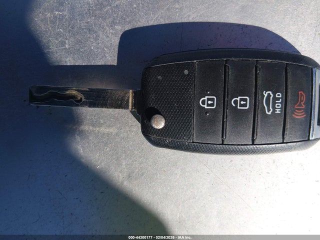 KNAGT4L31G5105210 KIA Optima Lx