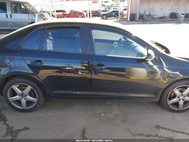 Продаж на аукціоні авто 2010 Volkswagen Jetta Limited Edition, vin: 3VWAZ7AJ3AM129307, номер лоту: 44300187