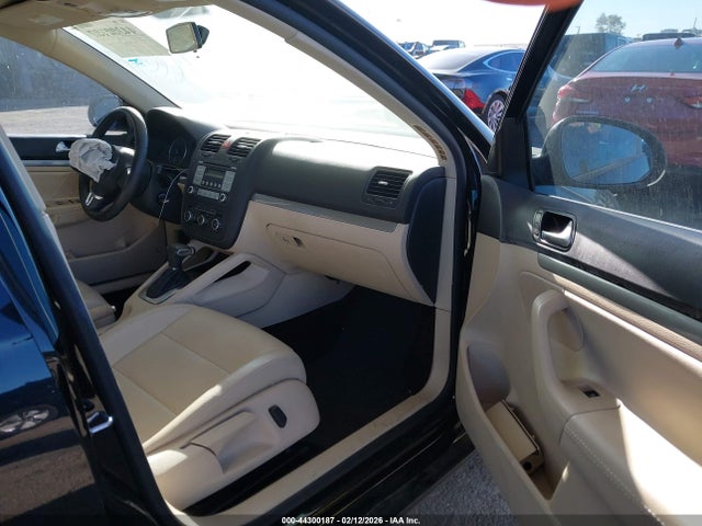 Продаж на аукціоні авто 2010 Volkswagen Jetta Limited Edition, vin: 3VWAZ7AJ3AM129307, номер лоту: 44300187