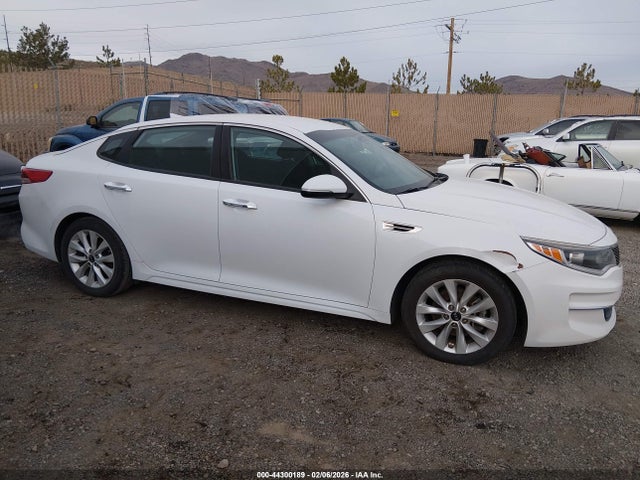 5XXGT4L31JG274696 KIA Optima Lx