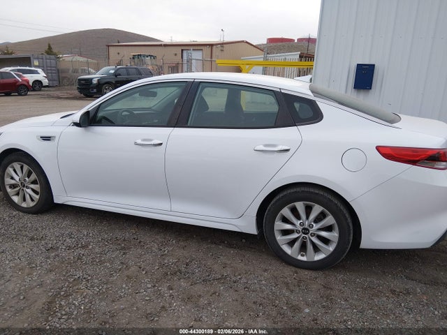 5XXGT4L31JG274696 KIA Optima Lx
