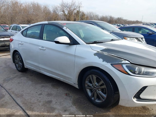 5NPD84LF5JH213516 Hyundai ELANTRA SEL