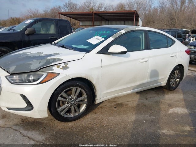 5NPD84LF5JH213516 Hyundai ELANTRA SEL