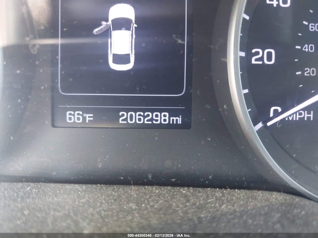 5NPD84LF5JH213516 Hyundai ELANTRA SEL