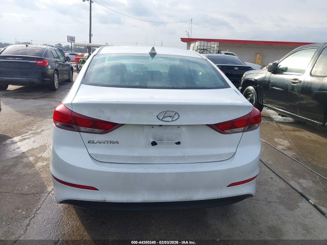 5NPD84LF5JH213516 Hyundai ELANTRA SEL