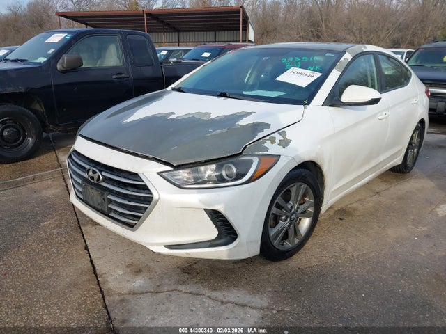 5NPD84LF5JH213516 Hyundai ELANTRA SEL
