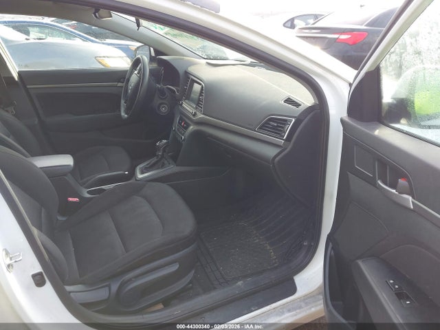 5NPD84LF5JH213516 Hyundai ELANTRA SEL