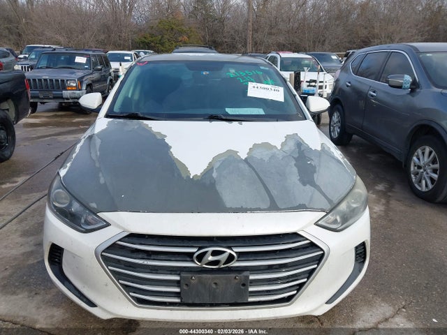 5NPD84LF5JH213516 Hyundai ELANTRA SEL