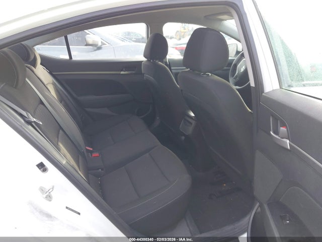 5NPD84LF5JH213516 Hyundai ELANTRA SEL