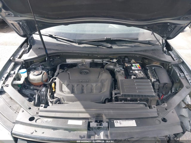 44300421 :رقم المزاد ، 3VV3B7AX6JM119859 vin ، 2018 Volkswagen Tiguan 2.0t Se/2.0t Sel مزاد بيع