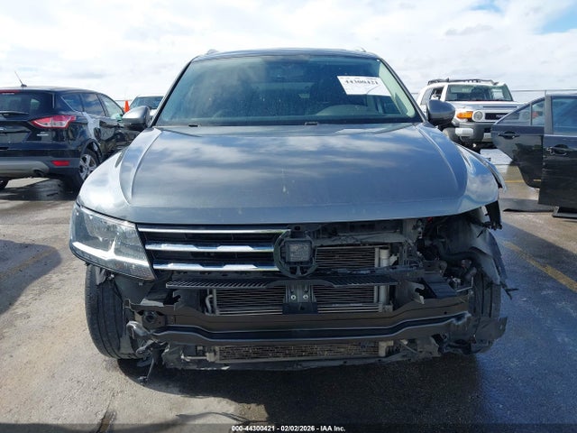 44300421 :رقم المزاد ، 3VV3B7AX6JM119859 vin ، 2018 Volkswagen Tiguan 2.0t Se/2.0t Sel مزاد بيع