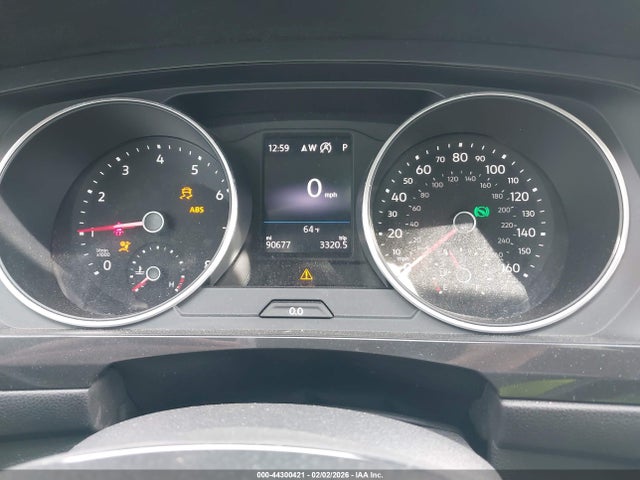 44300421 :رقم المزاد ، 3VV3B7AX6JM119859 vin ، 2018 Volkswagen Tiguan 2.0t Se/2.0t Sel مزاد بيع