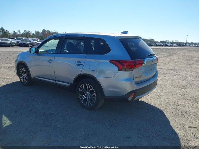 2017 MITSUBISHI OUTLANDER JA4AD3A38HZ005905 Photo 2