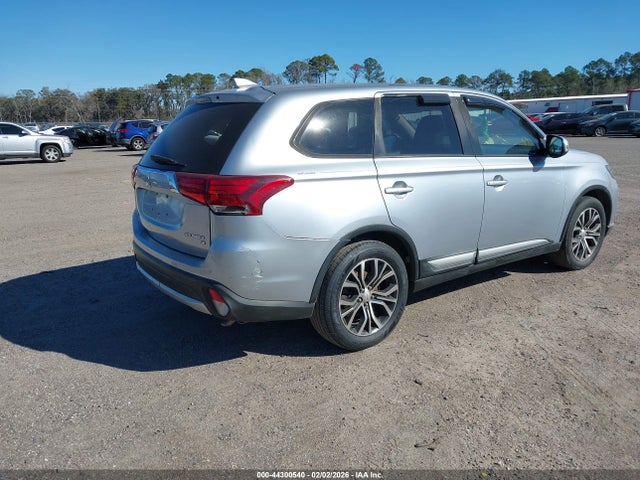2017 MITSUBISHI OUTLANDER JA4AD3A38HZ005905 Photo 3