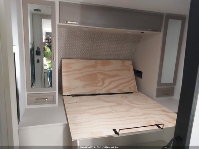 44300579 :رقم المزاد ، 4X4TWBA2XTU027804 vin ، 2026 Forest River Wildwood مزاد بيع