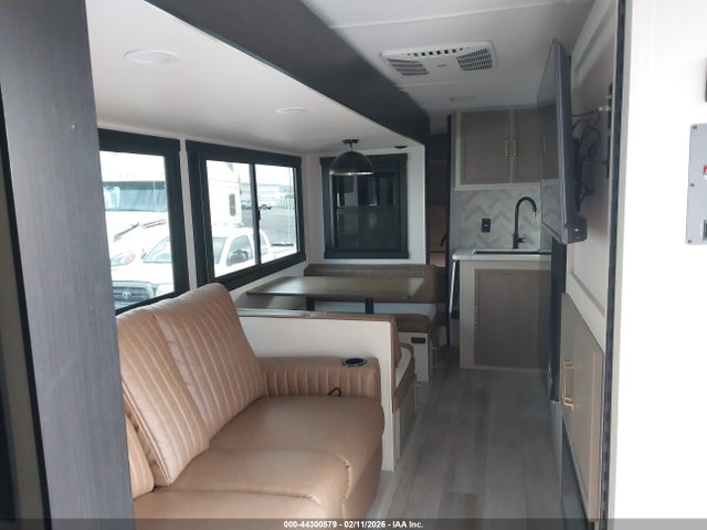 44300579 :رقم المزاد ، 4X4TWBA2XTU027804 vin ، 2026 Forest River Wildwood مزاد بيع