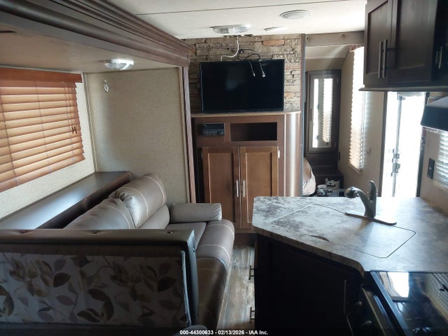 4X4TCKB24FK027806 Forest River Cherokee Grey Wolf 26dbh Travel Trailer