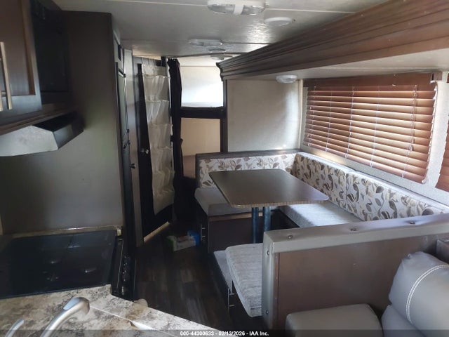 4X4TCKB24FK027806 Forest River Cherokee Grey Wolf 26dbh Travel Trailer